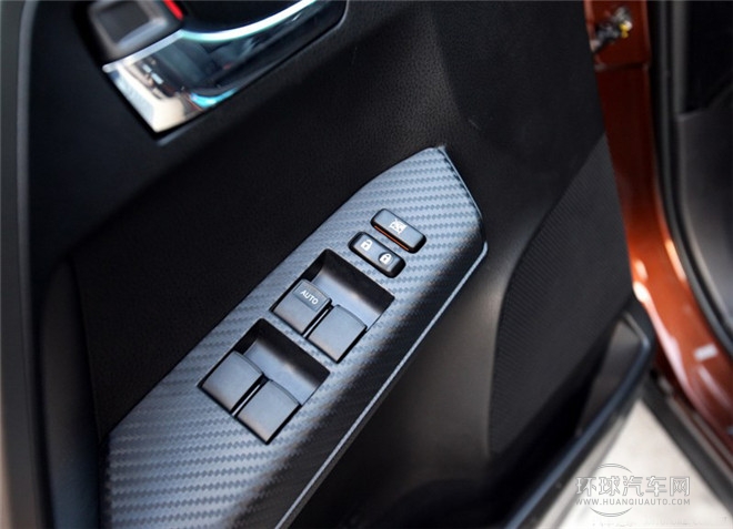 2015款 2.5L 自動四驅豪華版