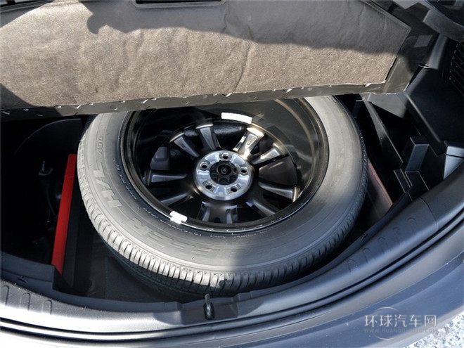 2015款 2.5L 自動(dòng)四驅(qū)尊貴版