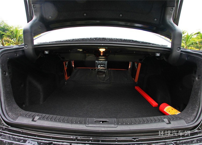 2015款 1.8L 自動(dòng)舒適型