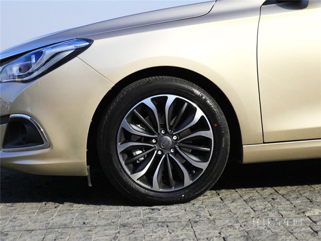 2015款 1.8T 自動(dòng)豪華導(dǎo)航型