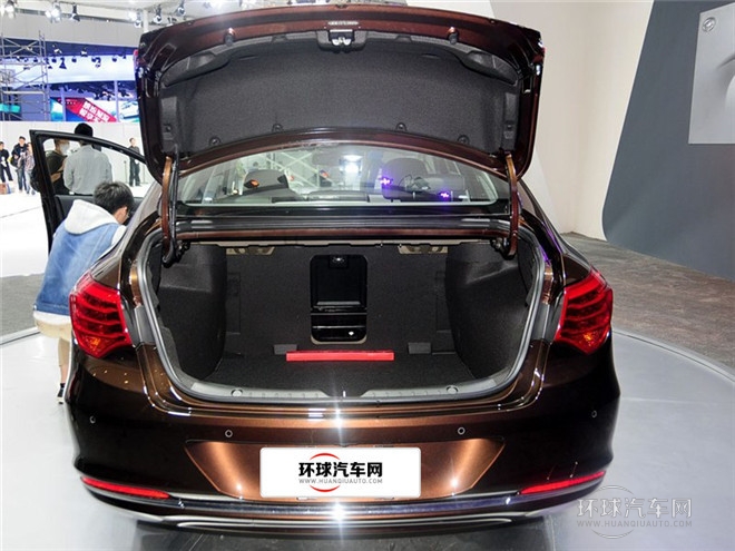 2015款 1.8T 自動(dòng)至尊型