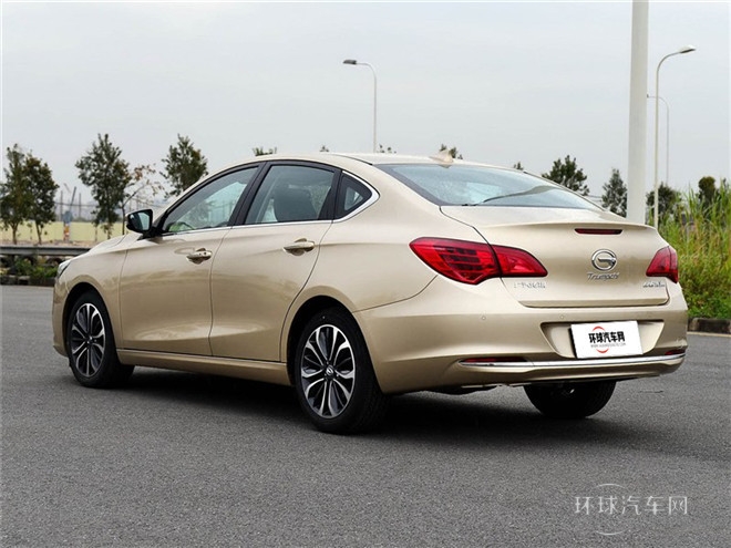 2015款 1.8T 自動(dòng)尊貴型