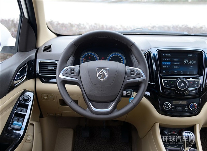 2015款 1.8L 手動(dòng)豪華導(dǎo)航ESP版 7座