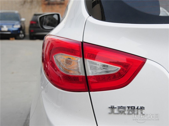 2015款 2.0L 自動(dòng)兩驅(qū)智能型 國(guó)V