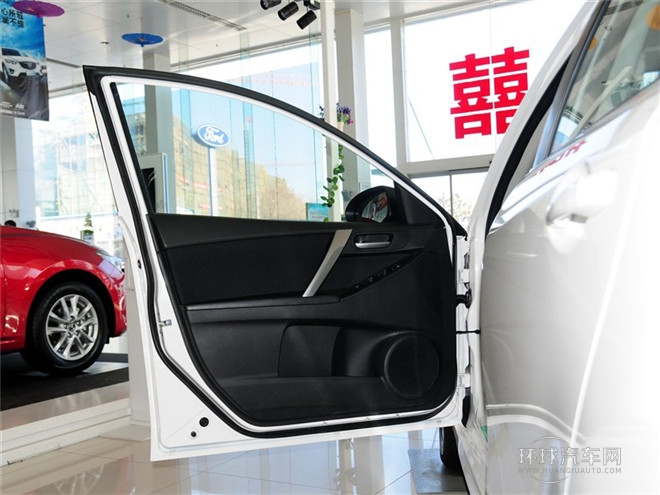 2015款 兩廂 2.0AT運(yùn)動(dòng)型