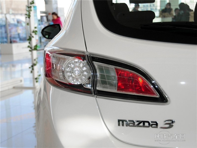 2015款 兩廂 2.0AT運(yùn)動型