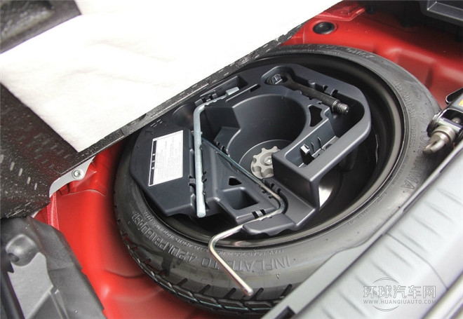 2014款 200h 1.8L 自動 領(lǐng)先版（雙色）