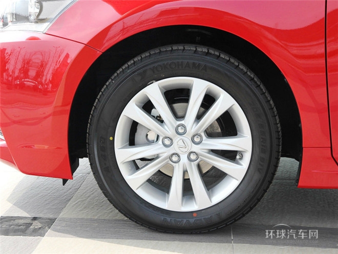 2014款 200h 1.8L 自動 領(lǐng)先版（雙色）