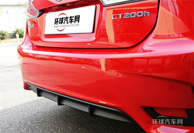 2014款 200h 1.8L 自動(dòng) 領(lǐng)先版（雙色）