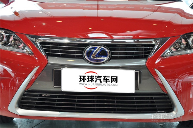2014款 200h 1.8L 自動 領(lǐng)先版（雙色）
