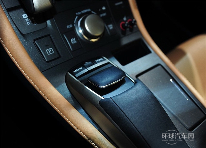 2014款 200h 1.8L 自動 領(lǐng)先版（單色）