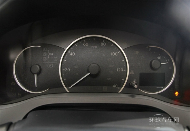 2014款 200h 1.8L 自動(dòng) 領(lǐng)先版（單色）