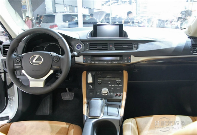2014款 200h 1.8L 自動(dòng) 領(lǐng)先版（單色）