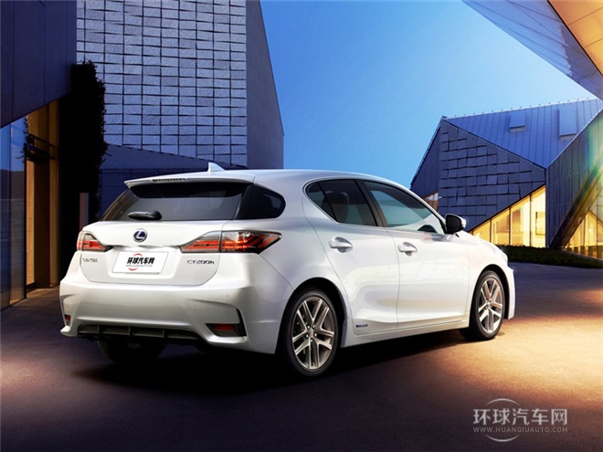 2014款 200h 1.8L 自動(dòng) 領(lǐng)先版（單色）