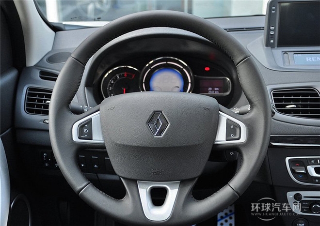 2015款 2.0L 豪華導航版