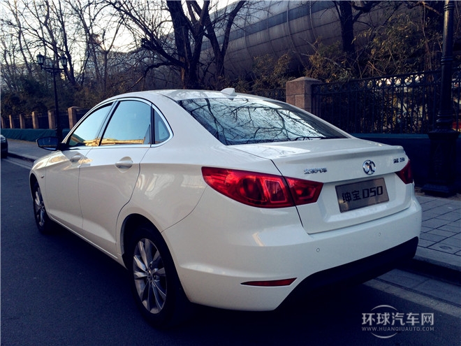 2015款 1.5L 手動(dòng)舒適超值導(dǎo)航版