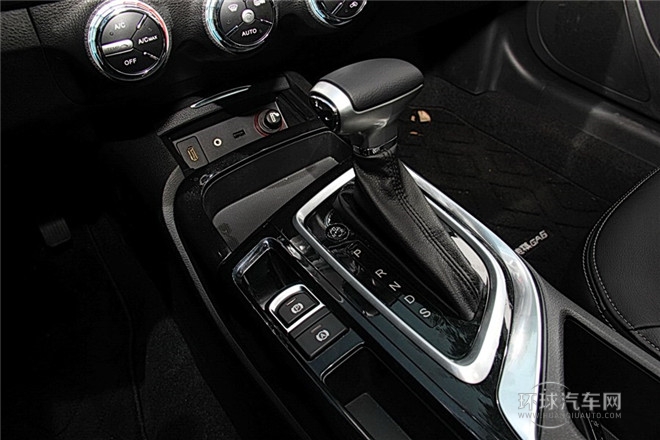 2015款 1.8T 自動(dòng)精英型