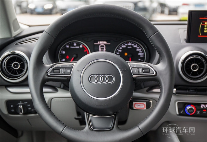 2015款 Limousine 40 TFSI 自動(dòng)舒適型