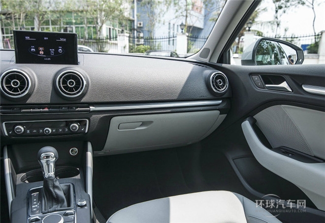 2015款 Sportback 40 TFSI 自動(dòng)豪華型