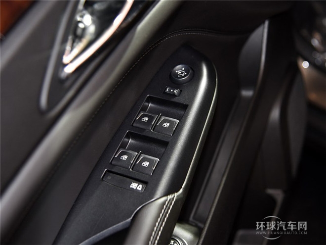 2015款 3.0L 領(lǐng)先型