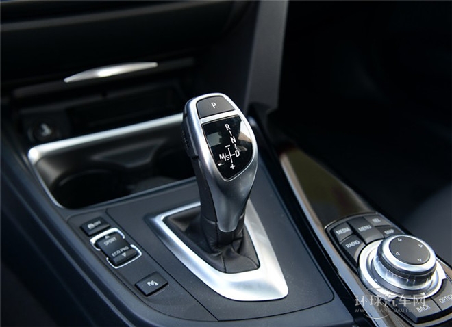 2015款 320i 設(shè)計套裝型