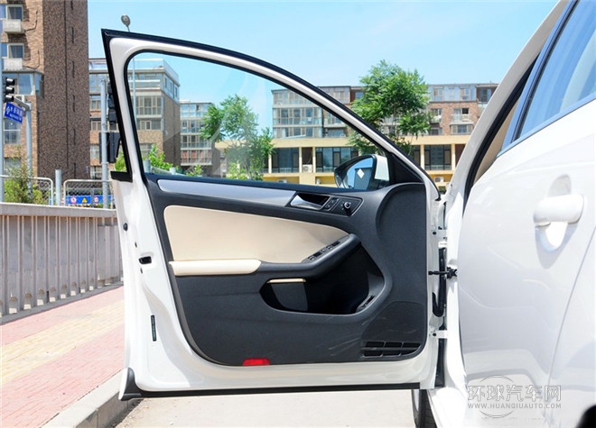 2015款 1.6L 手動(dòng)領(lǐng)先型