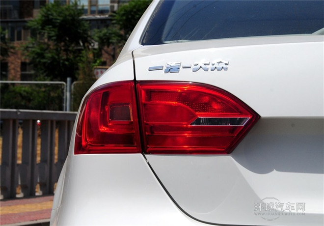 2015款 1.6L 手動領(lǐng)先型