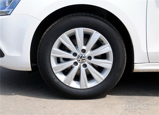 2015款 1.6L 自動(dòng)領(lǐng)先型