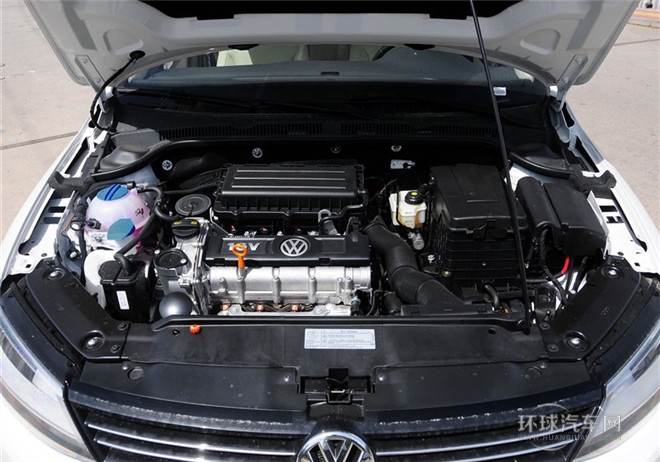 2015款 1.6L 自動領(lǐng)先型