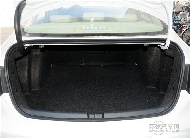 2015款 1.6L 自動領(lǐng)先型