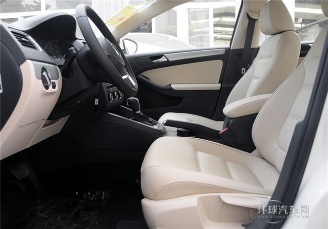 2015款 1.6L 自動(dòng)領(lǐng)先型