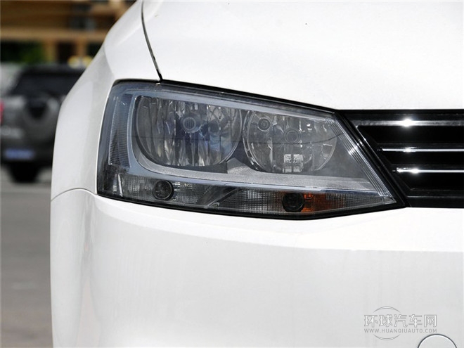 2015款 1.6L 自動領(lǐng)先型