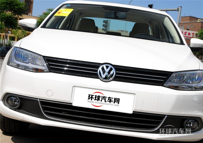 2015款 1.6L 自動領(lǐng)先型