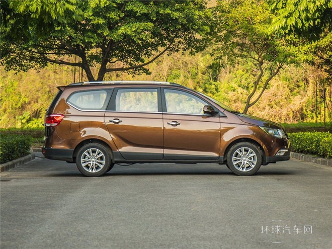 2015款 1.8L 手動豪華導(dǎo)航ESP版 7座