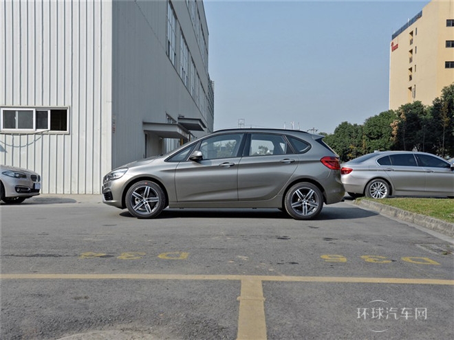 2015款 218i 運(yùn)動設(shè)計(jì)套裝