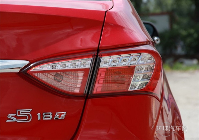 2014款 榮耀導(dǎo)航版 1.8T 自動尊貴型