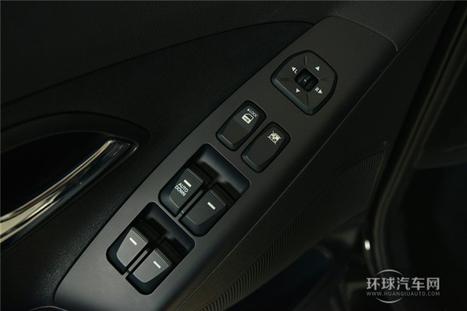2015款 2.0L 手動(dòng)兩驅(qū)舒適型 國(guó)V