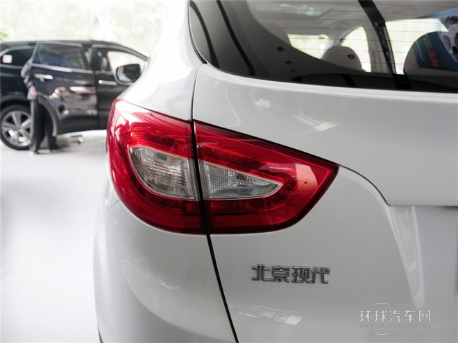 2015款 2.0L 自動兩驅(qū)領(lǐng)先型 國IV