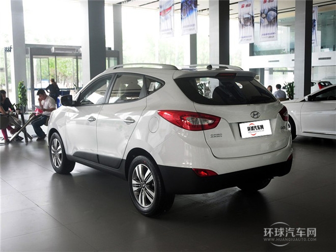2015款 2.0L 自動(dòng)兩驅(qū)領(lǐng)先型 國IV