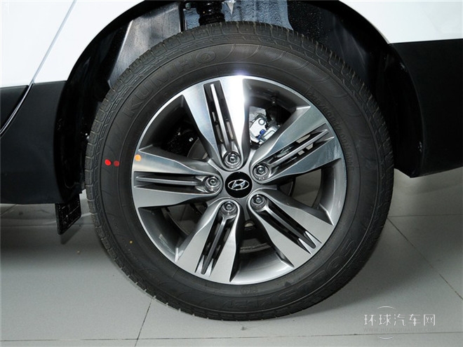 2015款 2.0L 自動兩驅(qū)領(lǐng)先型 國V
