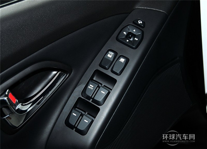 2015款 2.0L 自動(dòng)兩驅(qū)領(lǐng)先型 國(guó)V