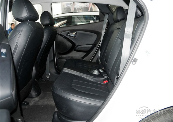 2015款 2.0L 自動兩驅(qū)領(lǐng)先型 國V