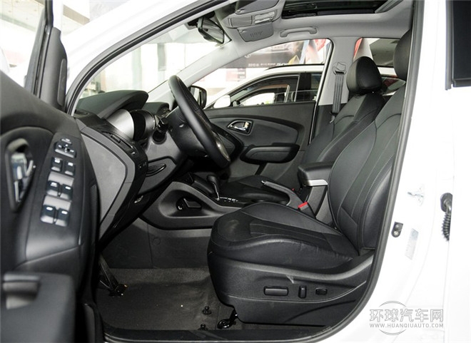 2015款 2.0L 自動兩驅(qū)領(lǐng)先型 國V