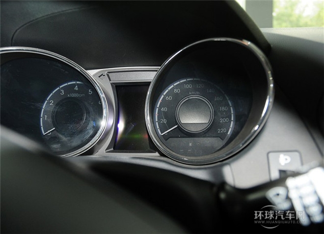 2015款 2.0L 自動(dòng)兩驅(qū)領(lǐng)先型 國(guó)V