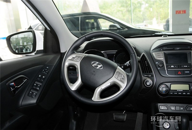 2015款 2.0L 自動兩驅(qū)領(lǐng)先型 國V