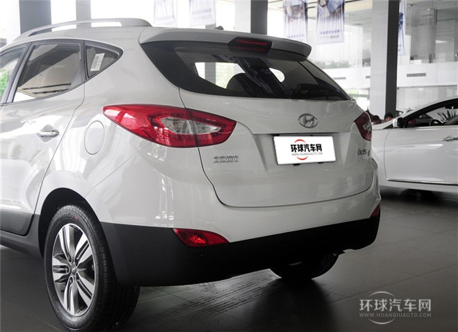2015款 2.0L 自動(dòng)兩驅(qū)領(lǐng)先型 國(guó)V