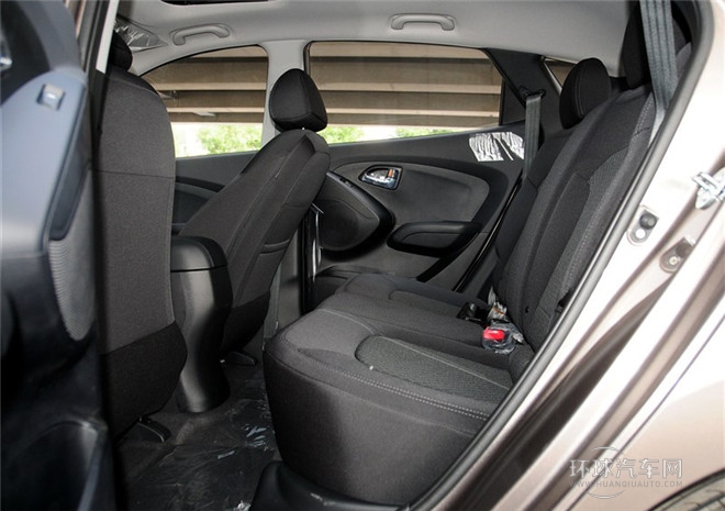2015款 2.0L 自動(dòng)兩驅(qū)舒適型 國V