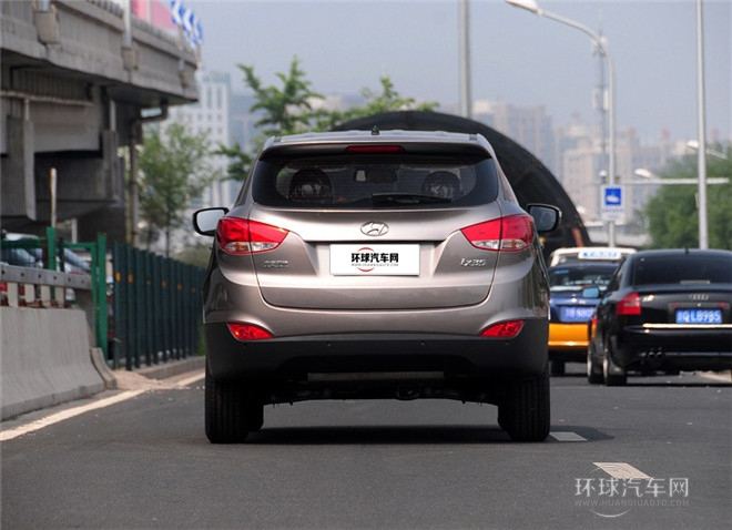 2015款 2.0L 自動(dòng)兩驅(qū)舒適型 國(guó)V