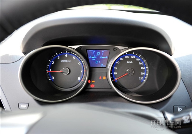 2015款 2.0L 自動(dòng)兩驅(qū)智能型 國IV