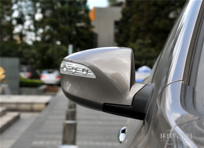 2015款 2.0L 自動兩驅(qū)智能型 國IV